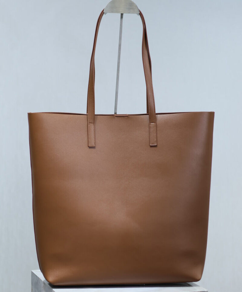 Saint Laurent Shopping Saint Laurent In Leather